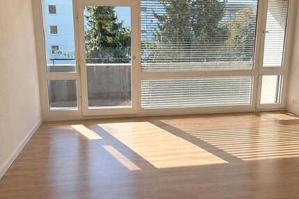 Wohnung Ingolstadt Nordost - 3 Zimmer, 84 m&sup2;, 1.050&euro; | Angebot:27631101