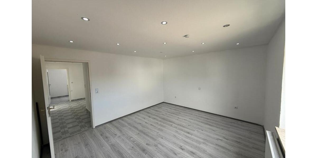 Etagenwohnung Ingolstadt Nordost - 3 Zimmer, 100 m&sup2;, 1.250&euro; | Angebot:25298354