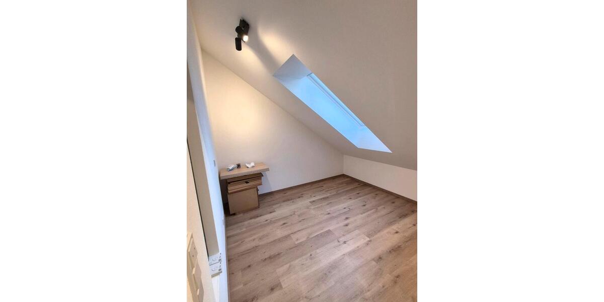 Dachgeschoßwohnung Oberdolling - 1 Zimmer, 43 m&sup2;, 770&euro; | Angebot:25922325