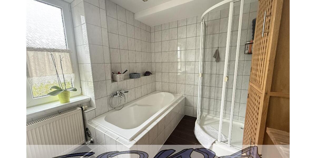 2 Wohneinheiten zusammengelegt! Helle, schöne 5 Zimmer mit Balkon und mit Garage in Neuburg - Ein Objekt von Ihrem Immobilienpartner SOWA Immobilien und Finanzen - 5- Neuburg | Angebot:25977736