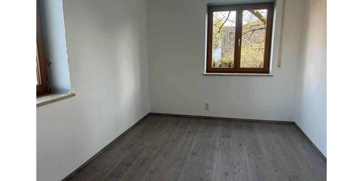 Erdgeschoßwohnung Karlshuld - 4 Zimmer, 134 m&sup2;, 1.400&euro; | Angebot:25145330