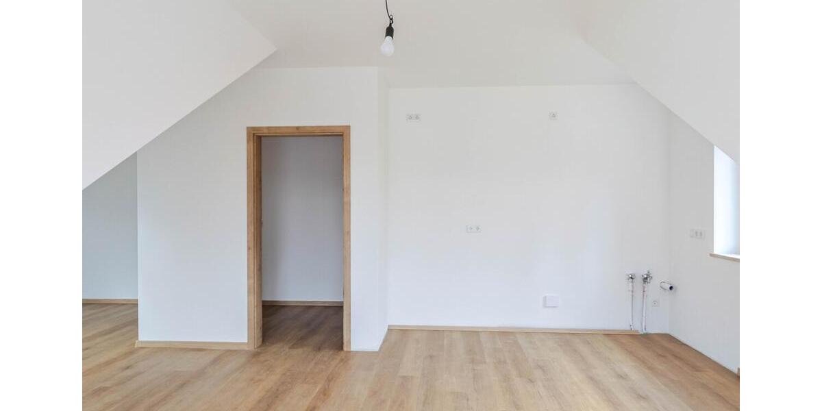 Dachgeschoßwohnung Großmehring - 3 Zimmer, 77 m&sup2;, 1.070&euro; | Angebot:26068868
