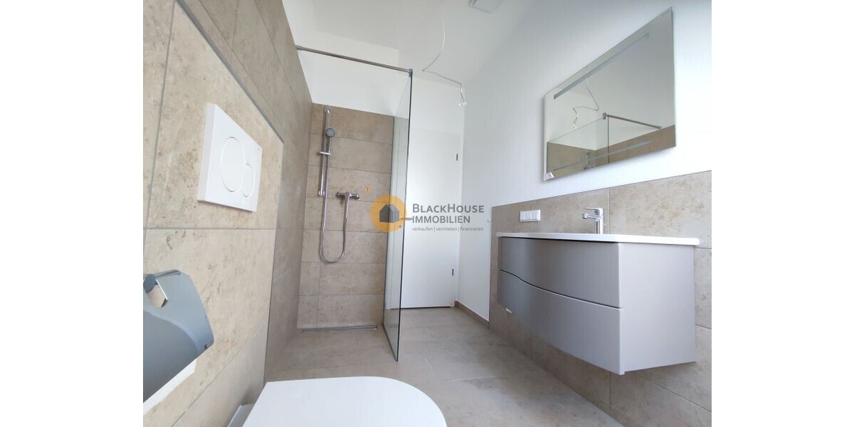 Alternative zum Haus: 6 Zimmer, 187 m² auf einer Ebene, citynah, Bj. 2022, Energie A+ - Mehrfamilienhaus, Wohnhaus Ingolstadt Südost | Angebot:25838779