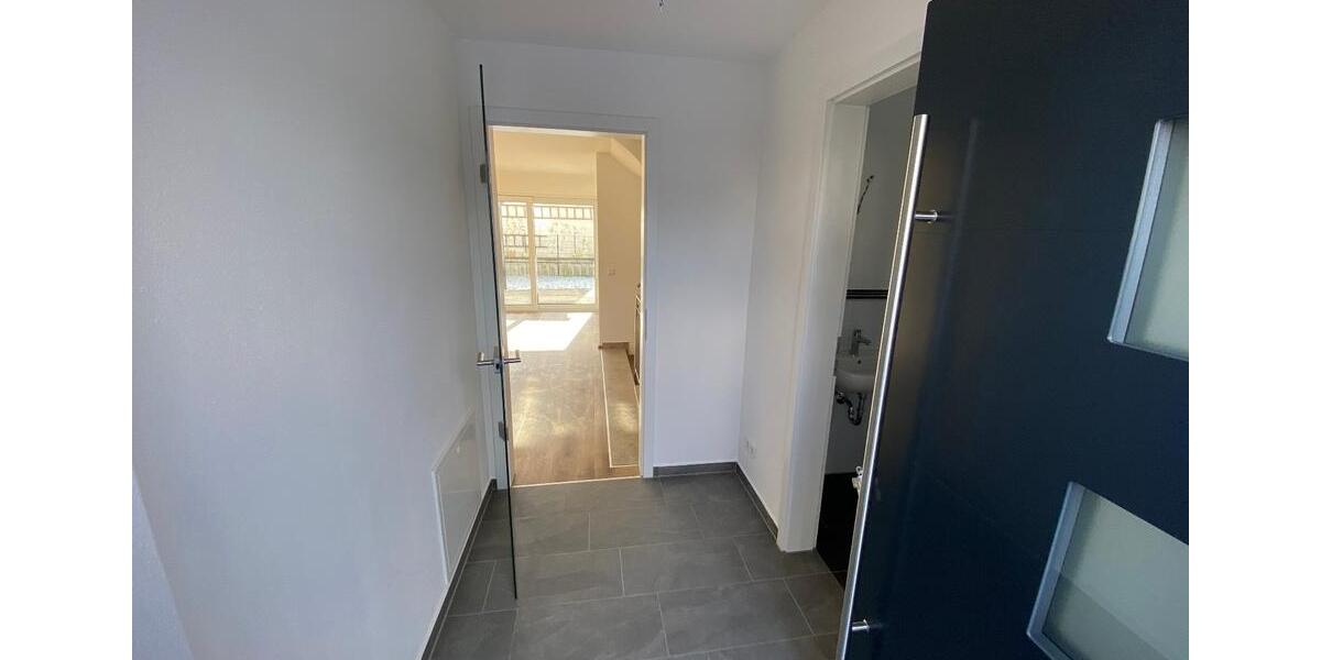 Reihenhaus Langenmosen - 4 Zimmer, 100 m&sup2;, 1.400&euro; | Angebot:25841118