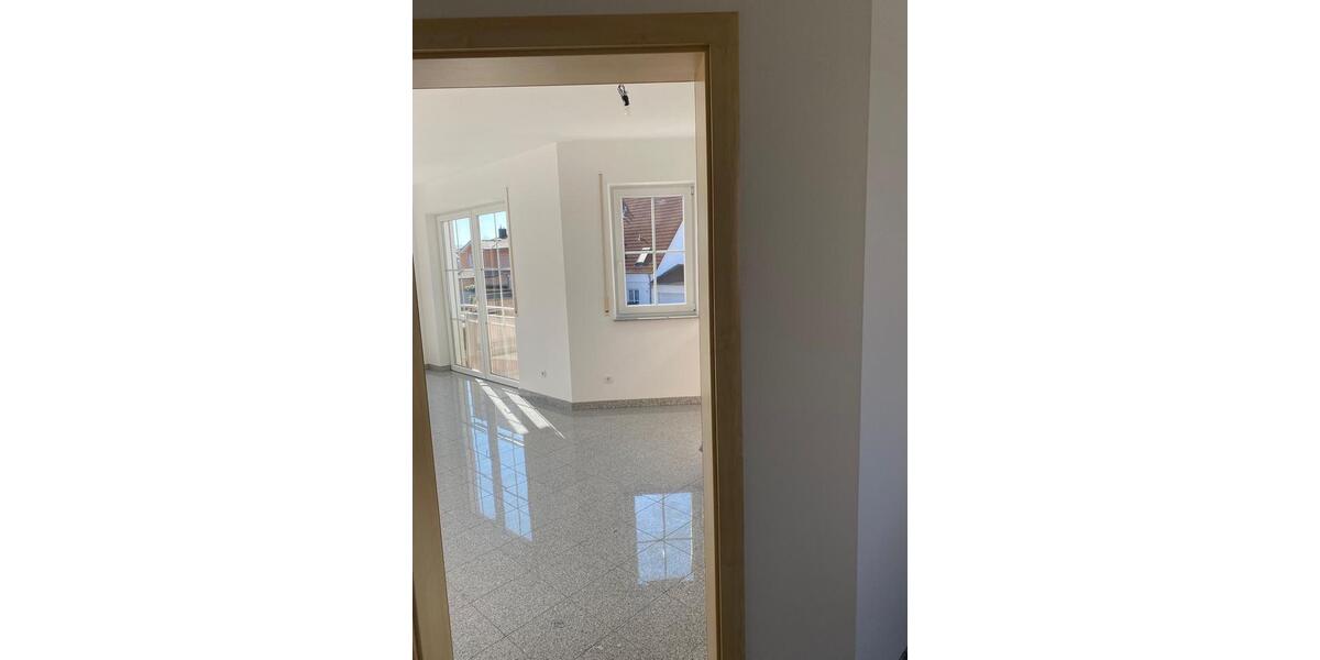 Etagenwohnung Neuburg an der Donau - 4.5 Zimmer, 136 m&sup2;, 1.350&euro; | Angebot:25645660