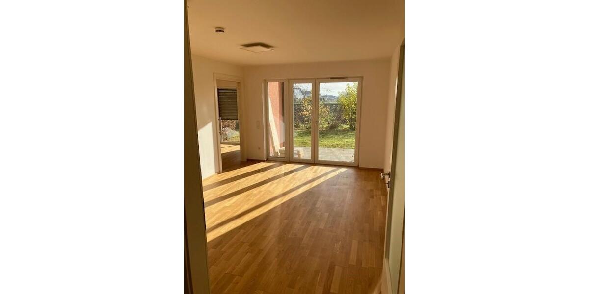 Erdgeschoßwohnung Karlskron - 3 Zimmer, 74 m&sup2;, 810&euro; | Angebot:25745888