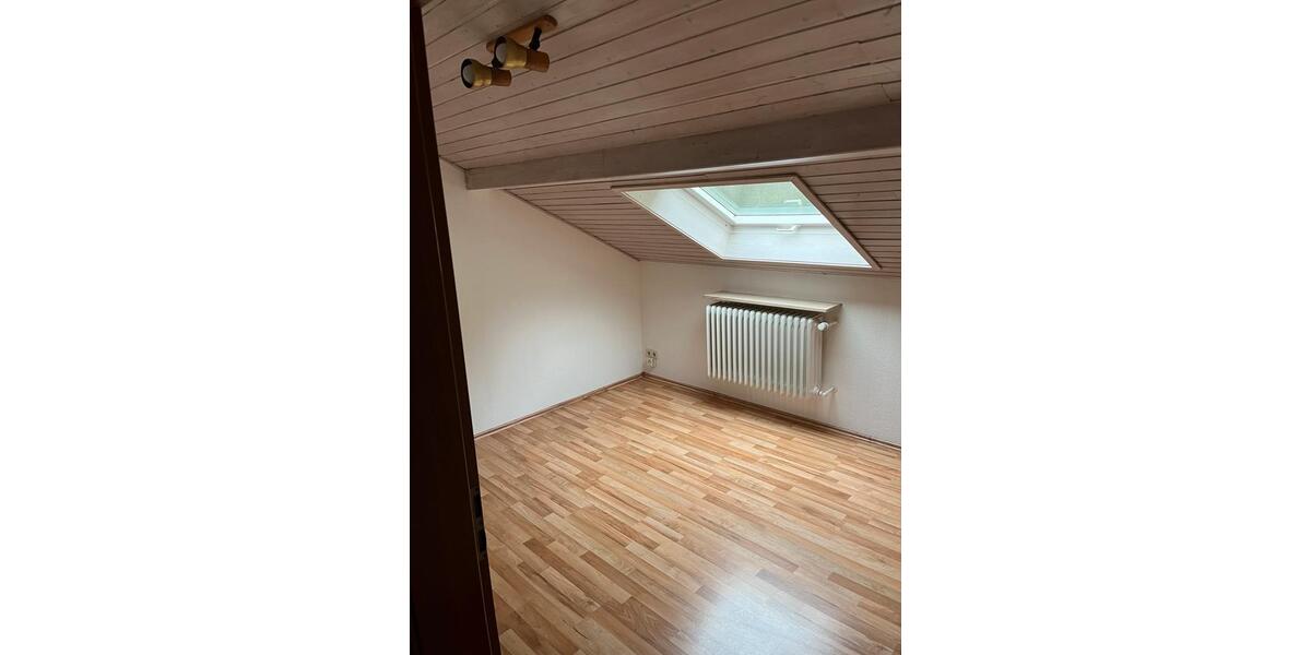 Dachgeschoßwohnung Eichstätt - 2 Zimmer, 37 m&sup2;, 450&euro; | Angebot:25843177