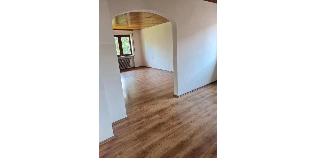 Erdgeschoßwohnung Denkendorf - 4.5 Zimmer, 118 m&sup2;, 1.100&euro; | Angebot:26122051