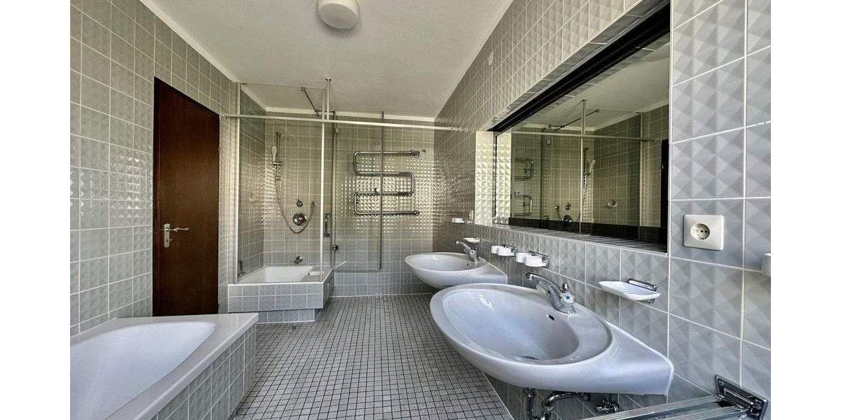 Mehrfamilienhaus, Wohnhaus Eichstätt Landershofen - 9 Zimmer, 232 m&sup2;, 610.000&euro; | Angebot:25934075