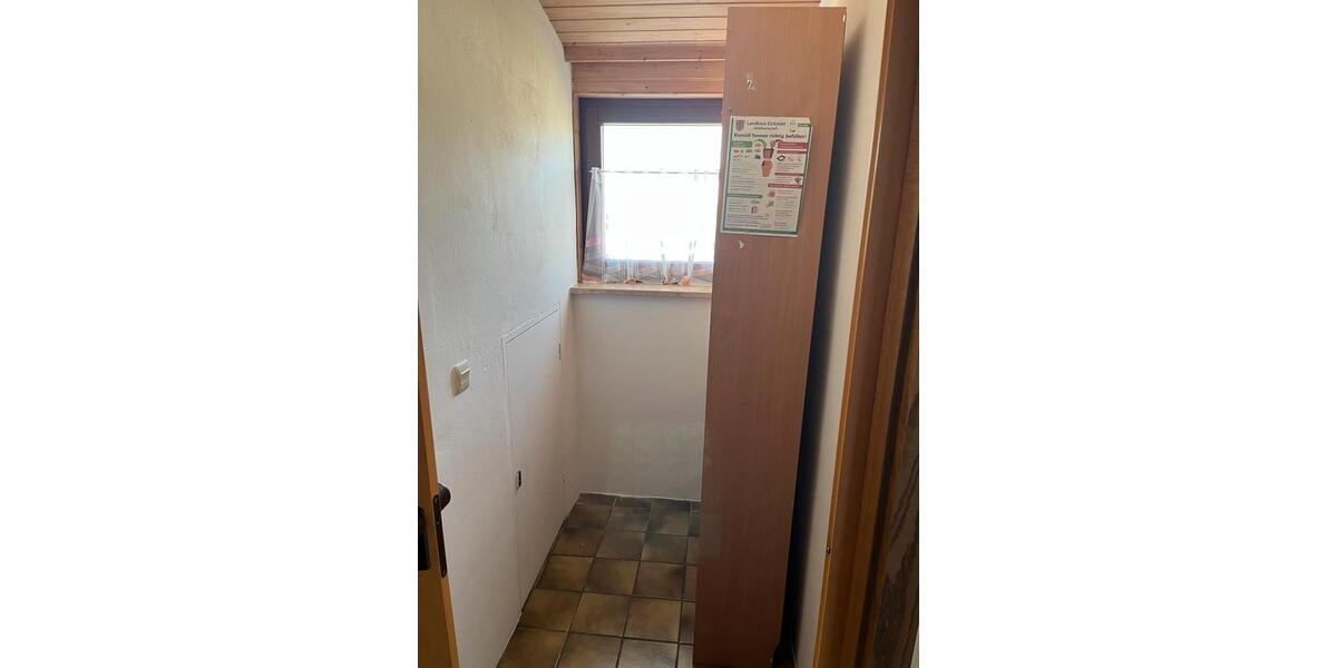 Etagenwohnung Lenting - 3 Zimmer, 130 m&sup2;, 1.400&euro; | Angebot:26060944