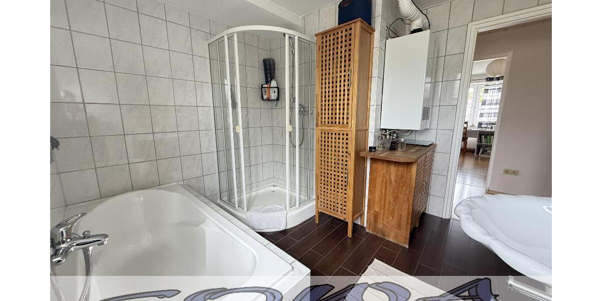 2 Wohneinheiten zusammengelegt! Helle, schöne 5 Zimmer mit Balkon und mit Garage in Neuburg - Ein Objekt von Ihrem Immobilienpartner SOWA Immobilien und Finanzen - 5- Neuburg | Angebot:25977736