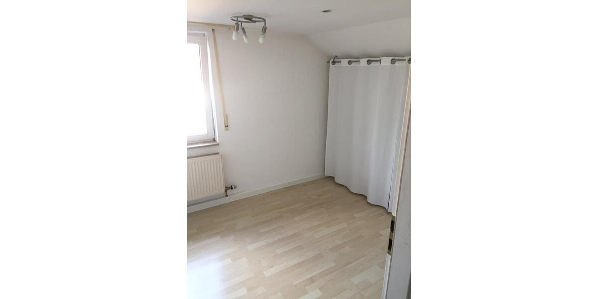 Dachgeschoßwohnung Denkendorf - 3 Zimmer, 80 m&sup2;, 780&euro; | Angebot:26381866
