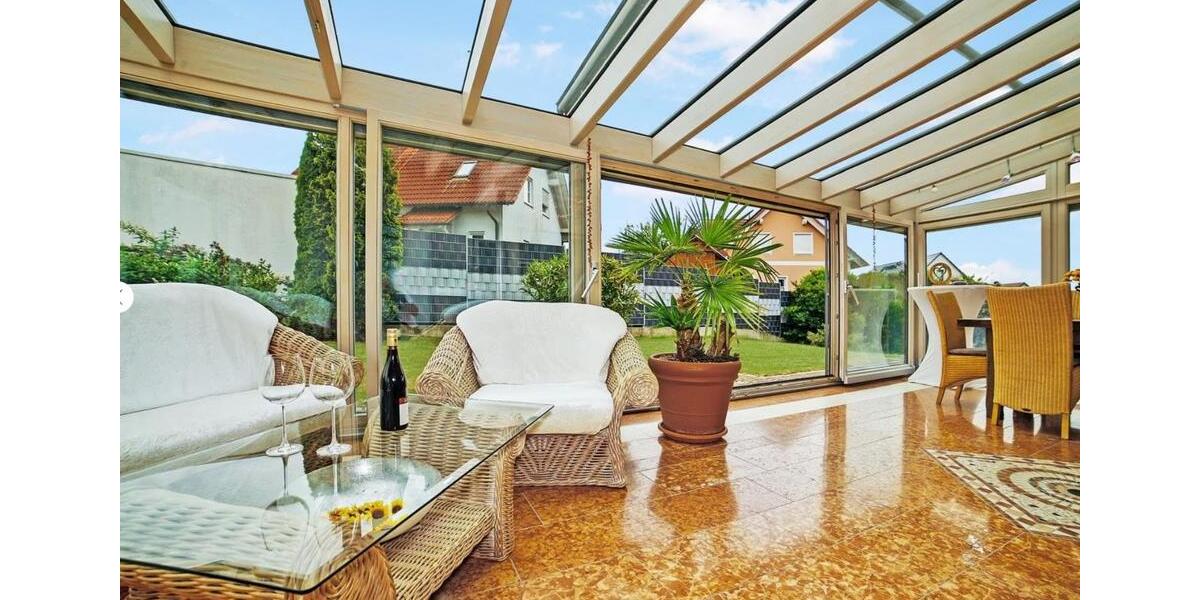 Villa Hohenwart - 7 Zimmer, 256 m&sup2;, 2.600&euro; | Angebot:25675543