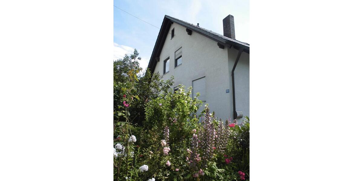 Dachgeschoßwohnung Neuburg an der Donau - 4 Zimmer, 121 m&sup2;, 950&euro; | Angebot:26041339