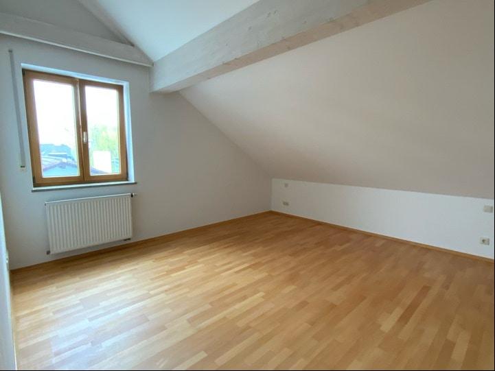 Dachgeschoßwohnung Ingolstadt - 3 Zimmer, 77 m&sup2;, 960&euro; | Angebot:26265596