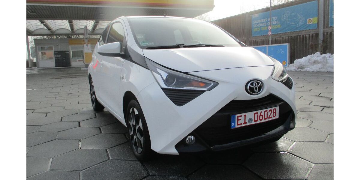 Toyota Aygo (X) 87.000 km 8.900 &euro; Ingolstadt 85055