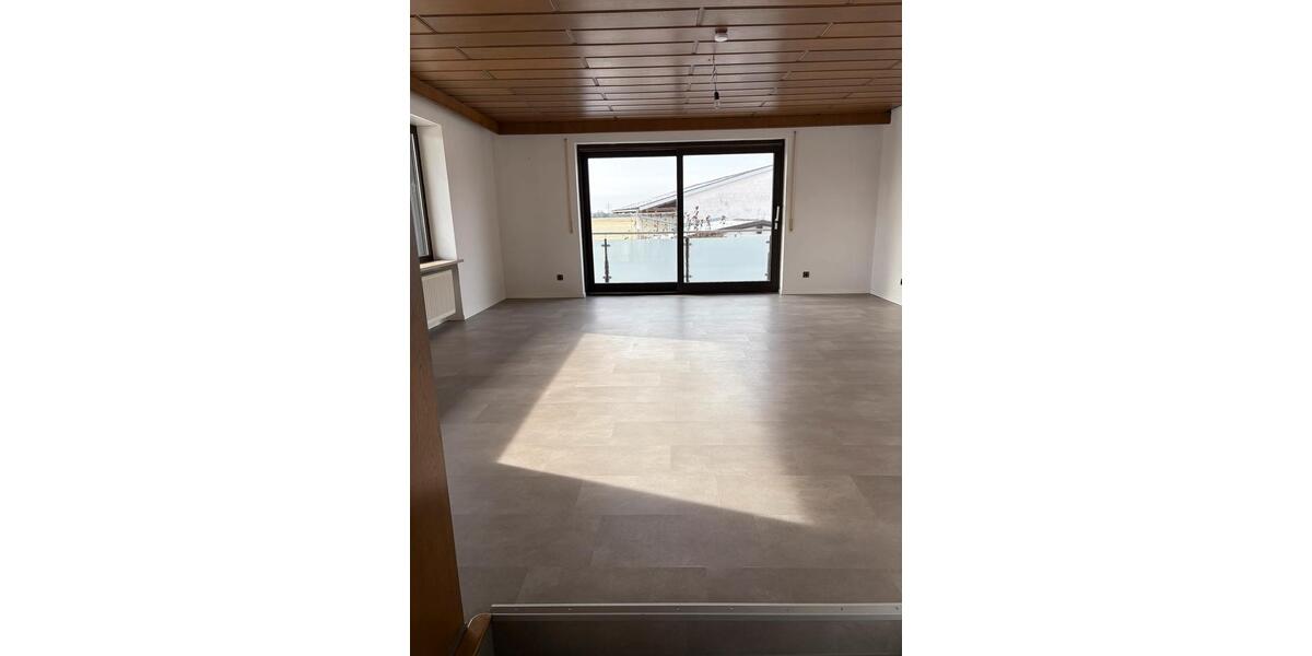 Etagenwohnung Schernfeld Birkhof - 4 Zimmer, 110 m&sup2;, 710&euro; | Angebot:25837743