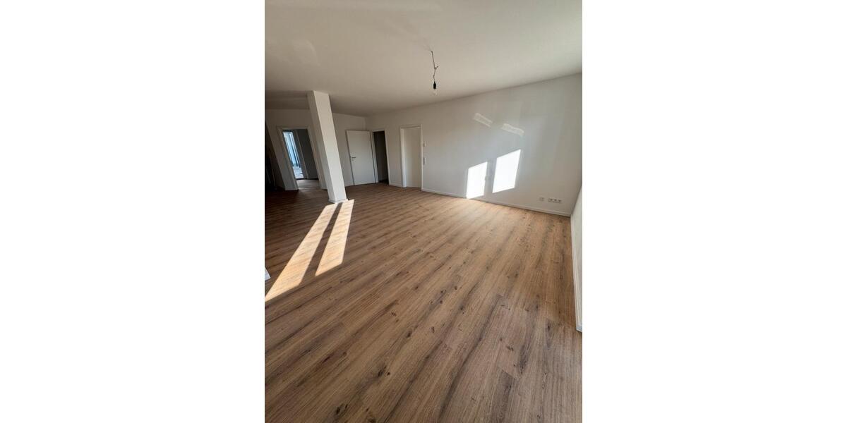 Erdgeschoßwohnung Neustadt an der Donau - 1 Zimmer, 96 m&sup2;, 1.250&euro; | Angebot:25702455