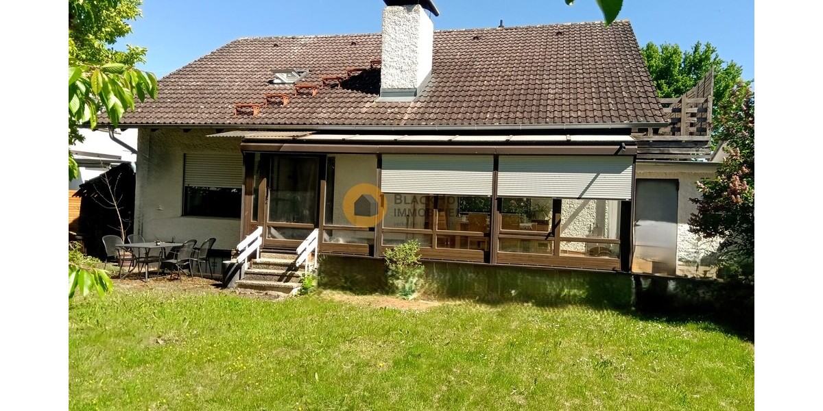 Ein-Zwei-Familienhaus mit Garagen, grosses Grundstück in schöner Ortsrandlage - Zweifamilienhaus Hepberg | Angebot:25234782