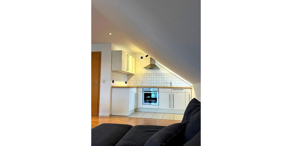 Dachgeschoßwohnung Wettstetten - 2 Zimmer, 50 m&sup2;, 680&euro; | Angebot:25298385