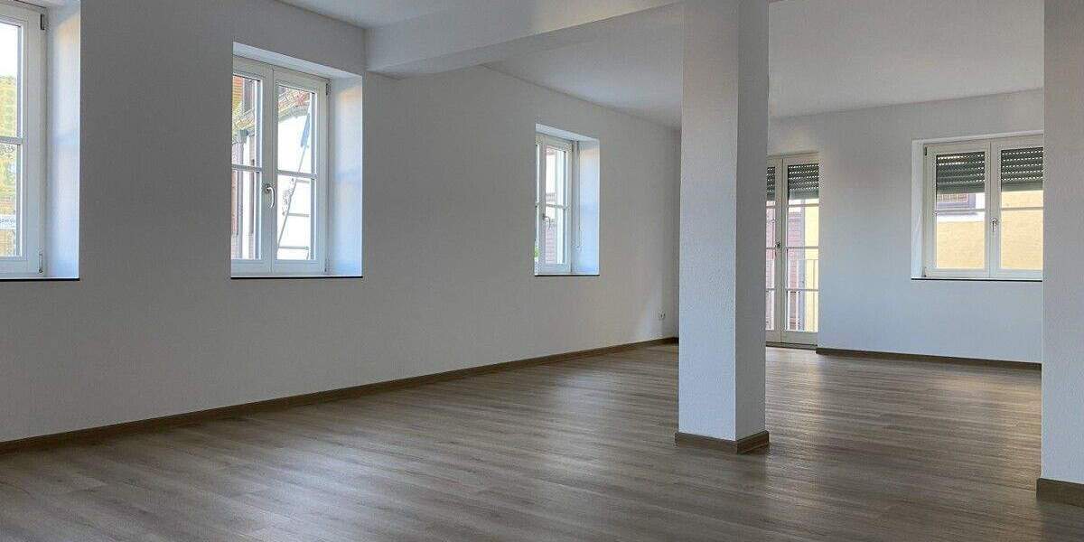 Etagenwohnung Schrobenhausen - 3 Zimmer, 113 m&sup2;, 1.150&euro; | Angebot:25682857