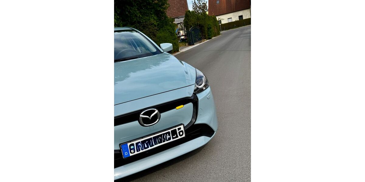 Mazda 2 32.000 km 17.200 &euro; Schrobenhausen 86529
