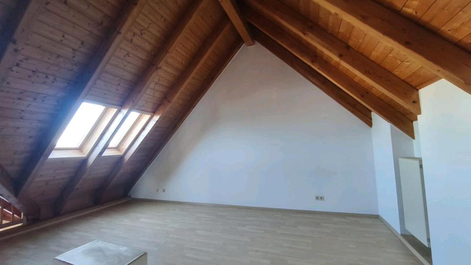 Etagenwohnung Hepberg - 3 Zimmer, 85 m&sup2;, 1.300&euro; | Angebot:27631116