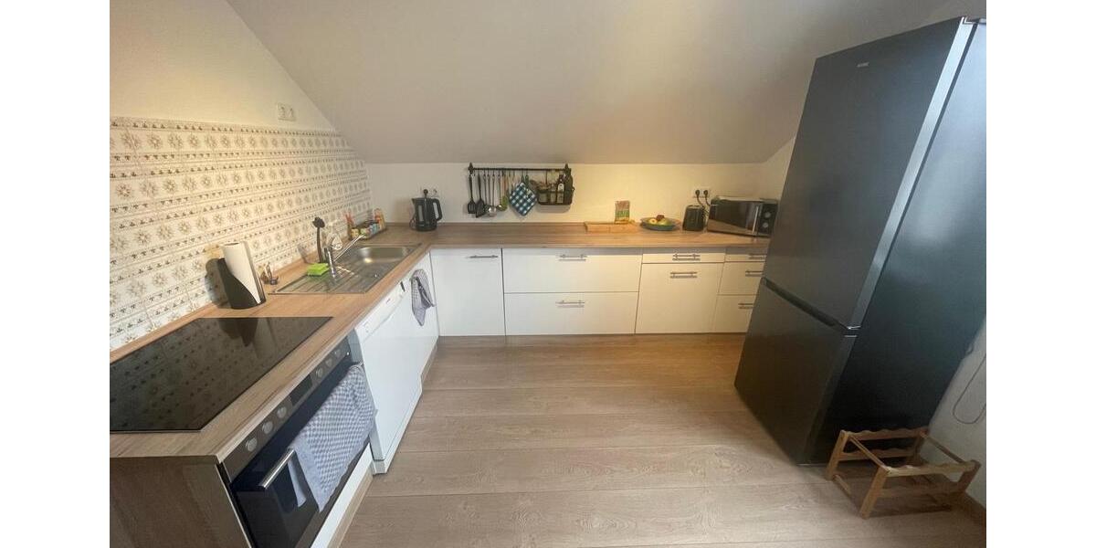 Dachgeschoßwohnung Neuburg an der Donau - 2.5 Zimmer, 86 m&sup2;, 810&euro; | Angebot:25942790