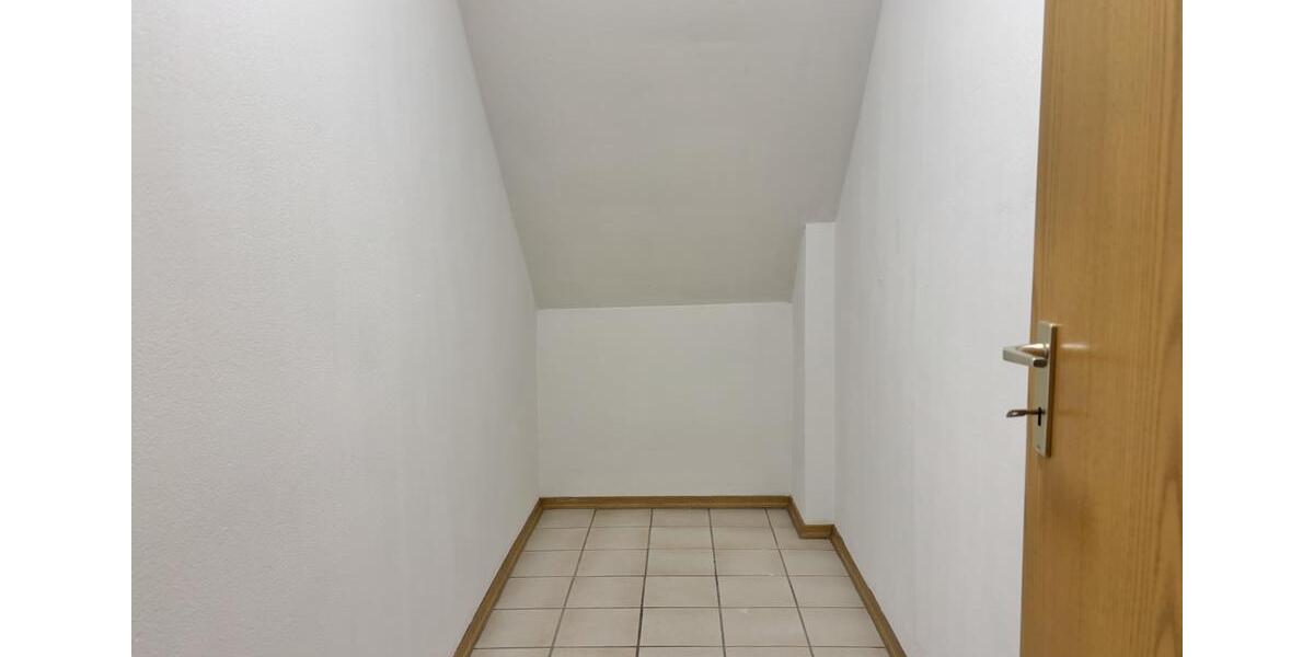 Dachgeschoßwohnung Ingolstadt Friedrichshofen-Hollerstauden - 2.5 Zimmer, 78 m&sup2;, 840&euro; | Angebot:25516861