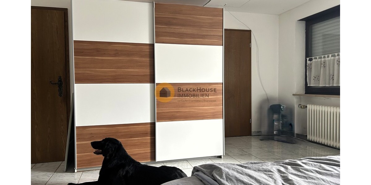 Ein-Zwei-Familienhaus mit Garagen, grosses Grundstück in schöner Ortsrandlage - Zweifamilienhaus Hepberg | Angebot:25234782