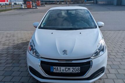 Peugeot 208 98.600 km 6.600 &euro; Mainburg 84048