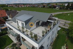 Eine Perle - Penthouse mit 100m² Dachterrasse und Platz für 4 Autos - Einfamilienhaus Wettstetten | Angebot:26652679