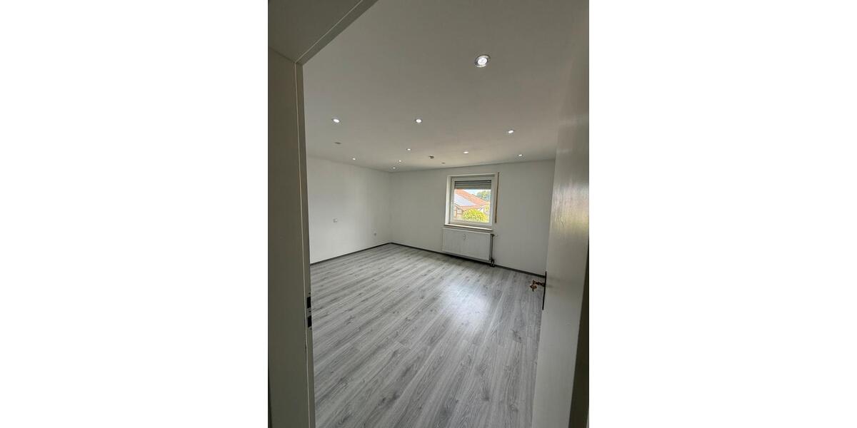 Etagenwohnung Ingolstadt Nordost - 3 Zimmer, 100 m&sup2;, 1.250&euro; | Angebot:25298354