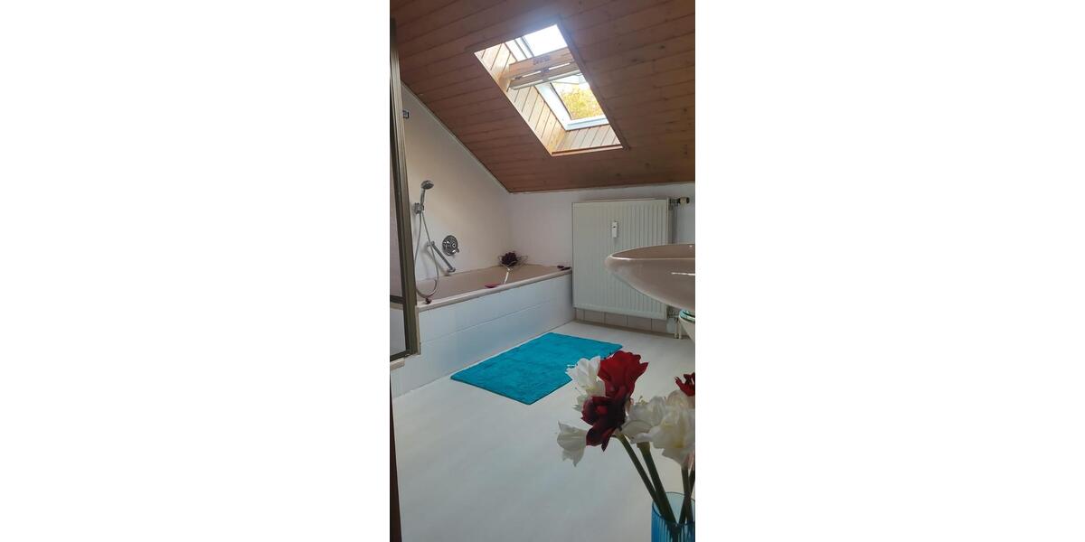 Dachgeschoßwohnung Ingolstadt Nordost - 2.5 Zimmer, 61 m&sup2;, 990&euro; | Angebot:27605202