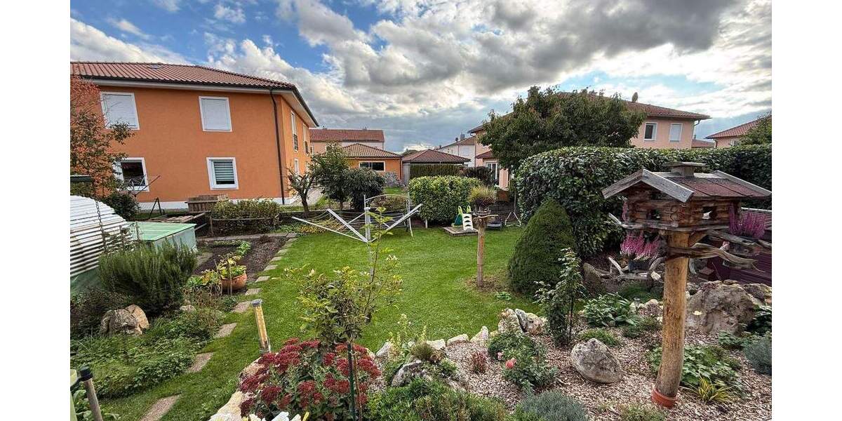 Mehrfamilienhaus, Wohnhaus Neuburg an der Donau Heinrichsheim - 6 Zimmer, 208 m&sup2;, 719.000&euro; | Angebot:25729938