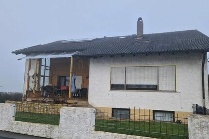 Haus Denkendorf - 8 Zimmer, 220 m&sup2;, 580.000&euro; | Angebot:24831867