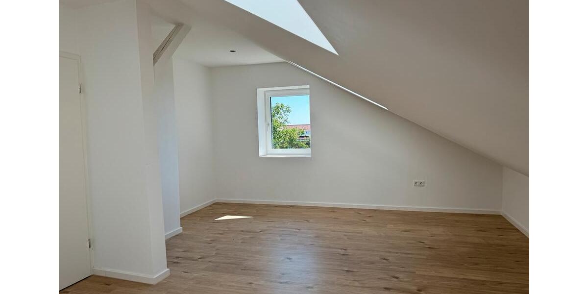 Dachgeschoßwohnung Böhmfeld - 3 Zimmer, 85 m&sup2;, 1.150&euro; | Angebot:25218988