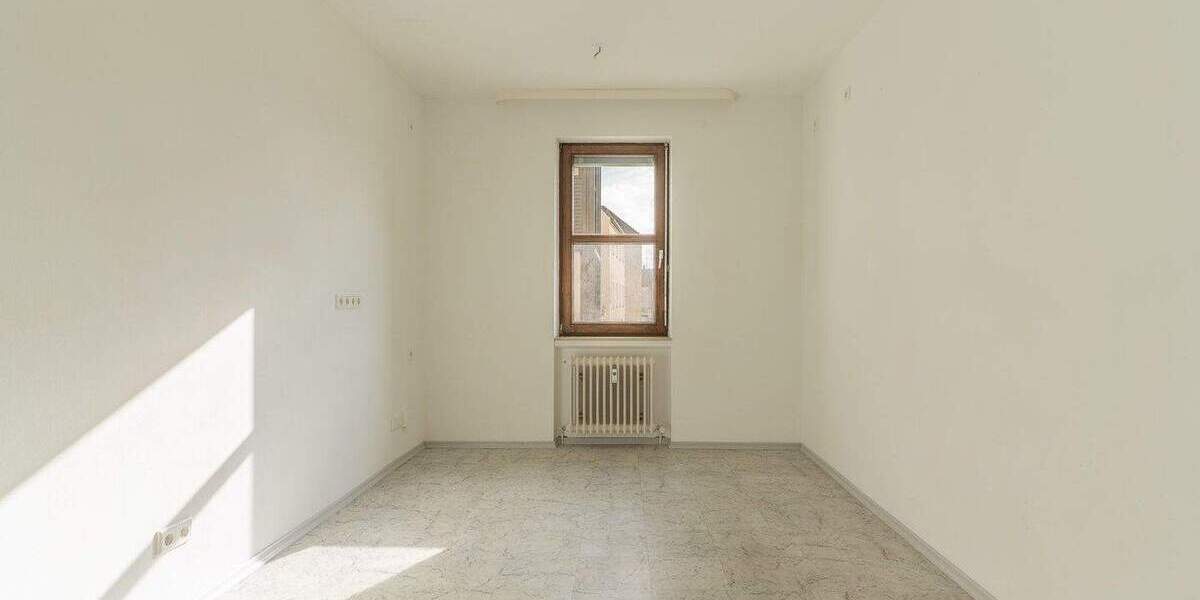 Etagenwohnung Neuburg an der Donau Neuburg - 3 Zimmer, 89 m&sup2;, 260.000&euro; | Angebot:25798765