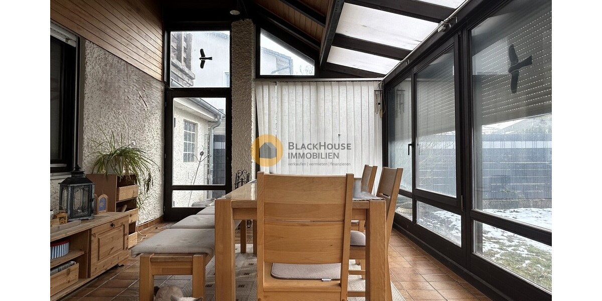 Ein-Zwei-Familienhaus mit Garagen, grosses Grundstück in schöner Ortsrandlage - Zweifamilienhaus Hepberg | Angebot:25234782