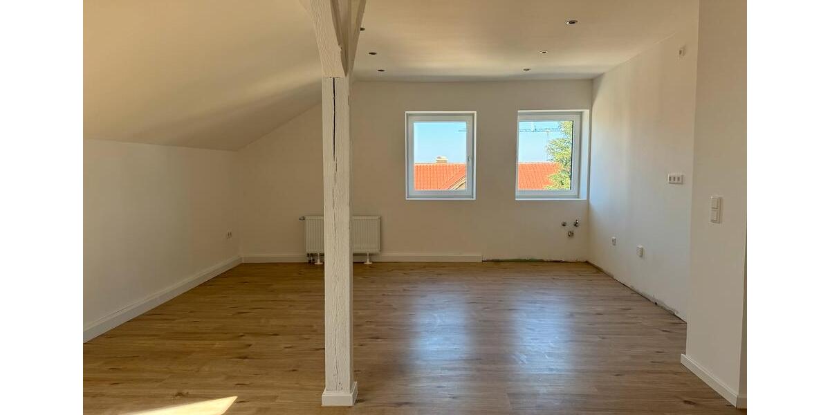 Dachgeschoßwohnung Böhmfeld - 3 Zimmer, 85 m&sup2;, 1.150&euro; | Angebot:25218988