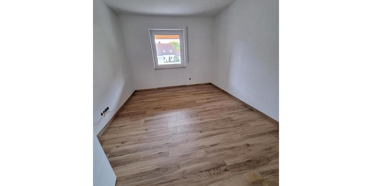 Erdgeschoßwohnung Großmehring - 4 Zimmer, 115 m&sup2;, 1.570&euro; | Angebot:27609518