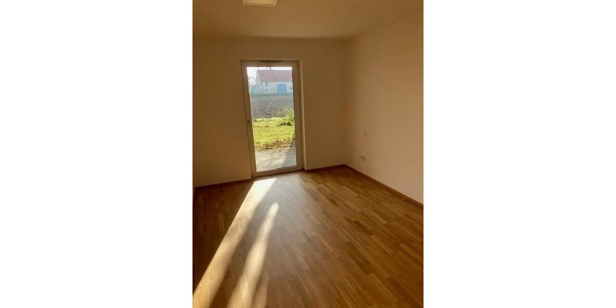Erdgeschoßwohnung Karlskron - 3 Zimmer, 74 m&sup2;, 810&euro; | Angebot:25745888