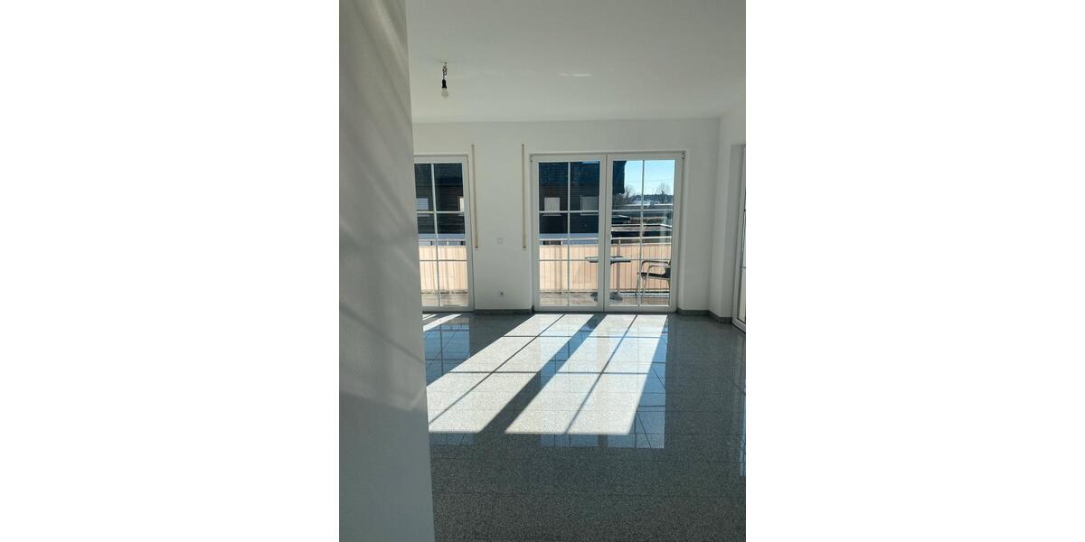 Etagenwohnung Neuburg an der Donau - 4.5 Zimmer, 136 m&sup2;, 1.350&euro; | Angebot:25233714