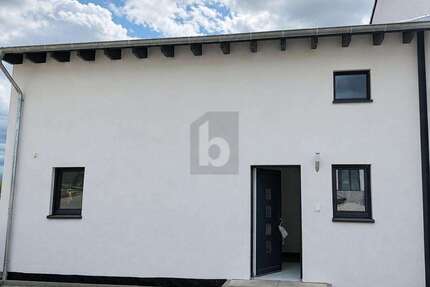 Haus Großmehring - 6 Zimmer, 180 m&sup2;, 2.500&euro; | Angebot:26610861