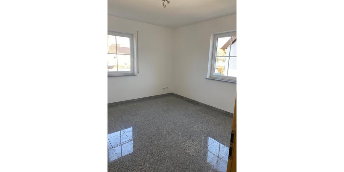 Etagenwohnung Neuburg an der Donau - 4.5 Zimmer, 136 m&sup2;, 1.350&euro; | Angebot:25645660