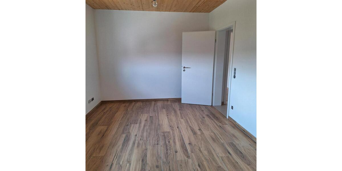 Etagenwohnung Großmehring - 4 Zimmer, 115 m&sup2;, 1.570&euro; | Angebot:27617653