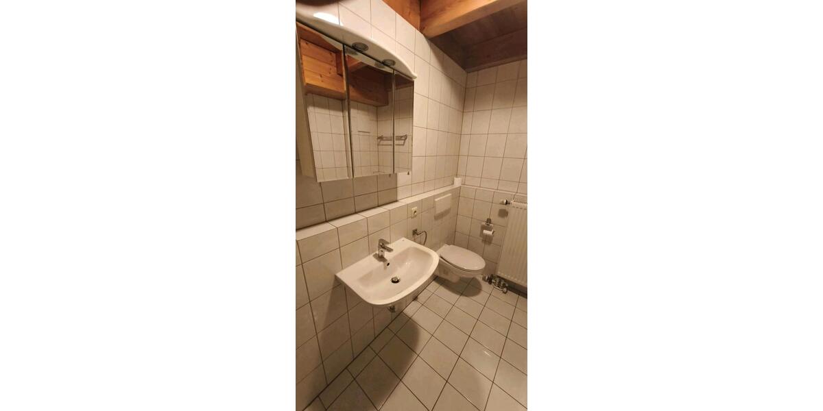 Etagenwohnung Hepberg - 3 Zimmer, 85 m&sup2;, 1.300&euro; | Angebot:27631116