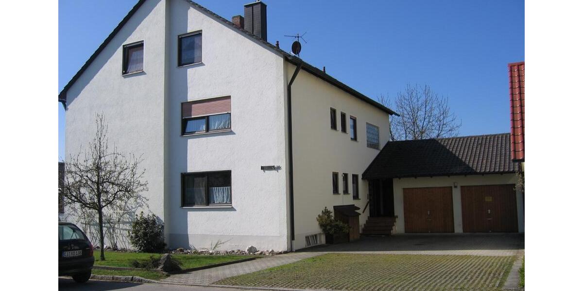 Dachgeschoßwohnung Neuburg an der Donau - 2.5 Zimmer, 86 m&sup2;, 810&euro; | Angebot:25942790