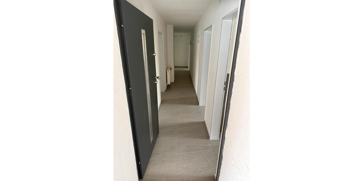 Erdgeschoßwohnung Brunnen - 2.5 Zimmer, 75 m&sup2;, 1.095&euro; | Angebot:26074566
