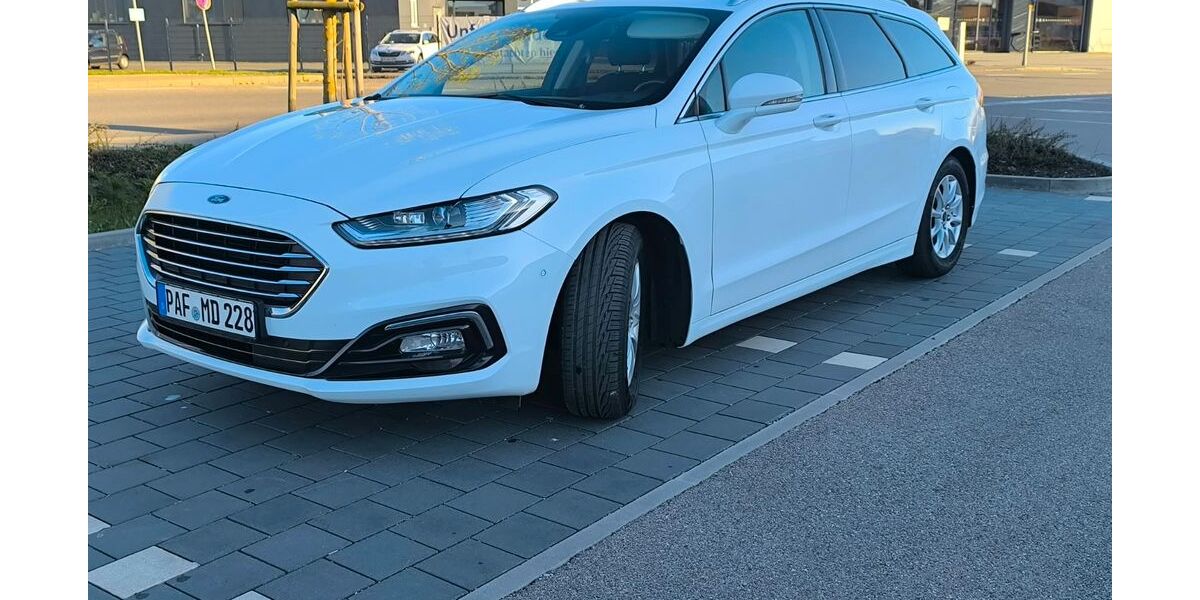 Ford Mondeo 98.000 km 15.900 &euro; Manching 85077